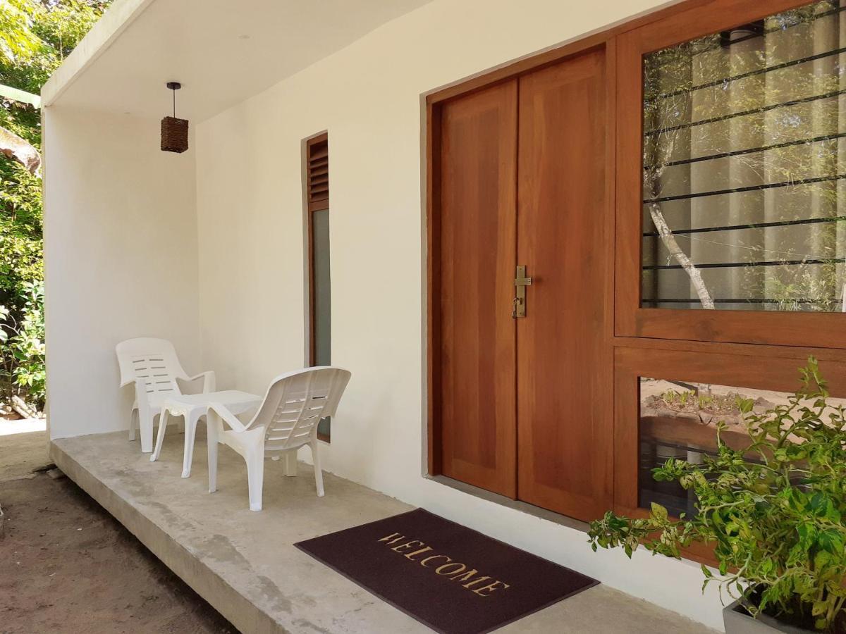 Hotel The Loft Midigama East Exterior foto